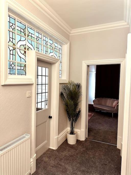 The Retreat - Large Luxury Apartment, Two Mins From Beach Bournemouth Exterior foto