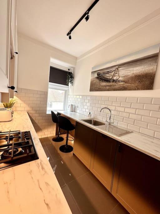 The Retreat - Large Luxury Apartment, Two Mins From Beach Bournemouth Exterior foto