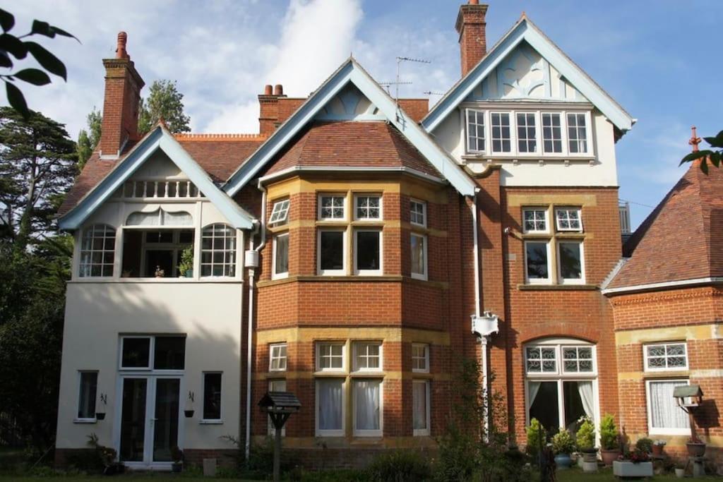 The Retreat - Large Luxury Apartment, Two Mins From Beach Bournemouth Exterior foto