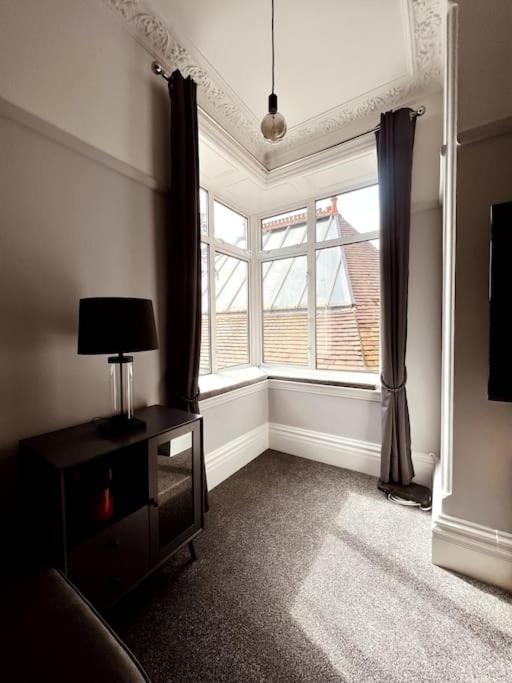 The Retreat - Large Luxury Apartment, Two Mins From Beach Bournemouth Exterior foto