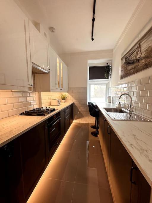 The Retreat - Large Luxury Apartment, Two Mins From Beach Bournemouth Exterior foto